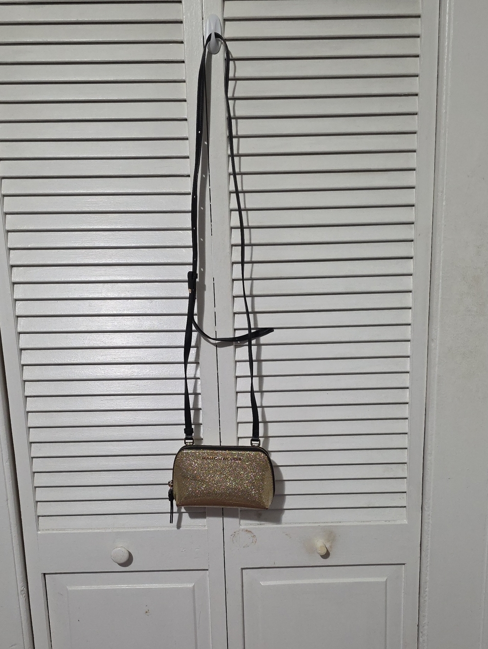 MARC JACOBS GLITTER GOLD CROSSBODY GOOD USED CONDITION